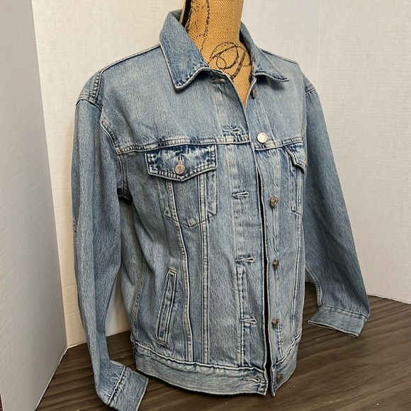 GAP DENIM JEAN JACKET DISTRESSED. WOMENS SIZE SMALL - Picture 5 of 17
